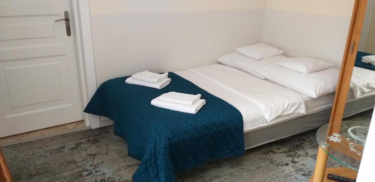 Apartamenty I Pokoje Goscinne Kolodziejowka Sandomierz Esterno foto
